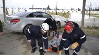  “Yol nəqliyyat hadisələri zamanı zərərçəkmişlərin xilas edilməsi” mövzusunda təlim keçirildi  - FOTO