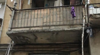 Xətaidə gənc qız eyvandan yıxılaraq ölüb - FOTO