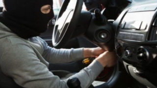 Bakıda maşını qaçırıb sökdülər