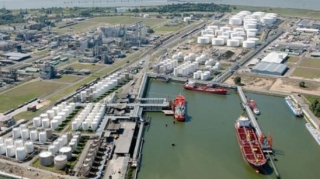 Перевернувшаяся цистерна с дизельным топливом: крупные транспортные заторы в Антверпене 