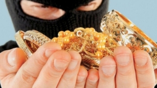 Zərərçəkənin kirayə yaşadığı evindən pul və qızıl oğurlayan şəxs saxlanıldı 