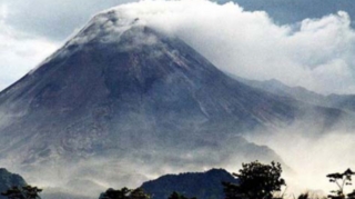 Etna vulkanı püskürdü