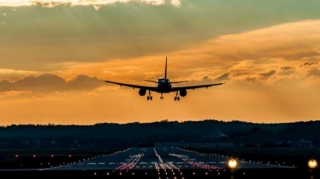 Самолет, следовавший в Душанбе, совершил вынужденную посадку в Баку 