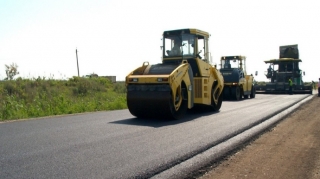 На реконструкцию автодорог в трех поселках  Баку выделено 7,4 млн манатов