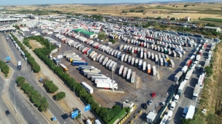 В Азербайджане планируется строительство TIR-парков у погранпунктов 