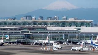 Aeroportda 2 təyyarə toqquşdu