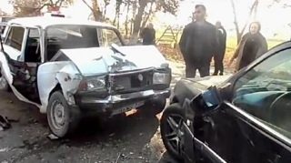 Ağcabədidə qəza: “VAZ”la “Mercedes” toqquşdu, bir nəfər yaralandı   - VİDEO