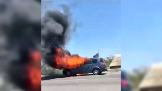 Lökbatan yolunda maşın yanaraq kül oldu  - VİDEO