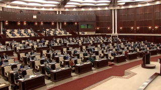 Parlamentdə sosial şəbəkələrlə bağlı məsələ qaldırıldı