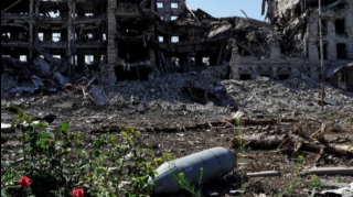 Rusiyalı hərbçilər Ukraynanın daha bir şəhərini yer üzündən sildilər 