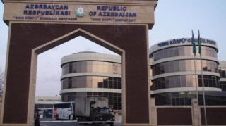 “Qırmızı Körpü”nün  sabiq baş inspektoru məhkəmə zalında həbs edildi