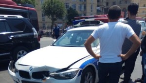 Bakıda yol polisi avtomobili minik maşını ilə toqquşub  - FOTO