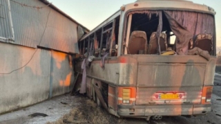 Rusiya Ukraynada avtobusu bombaladı - Xeyli sayda ölən var 