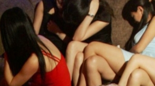 Həmcinslərini Türkiyəyə apararaq fahişəliyə cəlb edən qadın saxlanıldı 