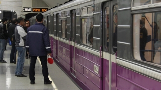 Metroda oğurluq edən kişi və qadın saxlanılıb 
