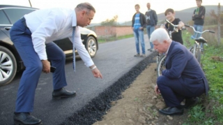 İcra başçısının bu fotosu müzakirələrə səbəb oldu  - FOTO