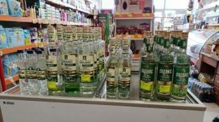 Bu marketlərdə saxta araqlar satılırmış - FOTOLAR 