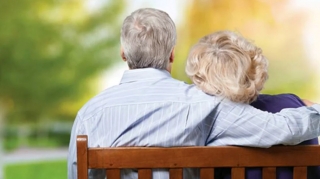 Ölkədə yaşı 100 və daha yuxarı olan neçə insan var? 