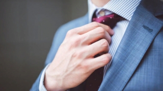 Azərbaycanda nazir aparıcıya vəzifə verdi   - FOTO