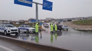 Polis yağışlı havada fasiləsiz xidməti davam etdirir - FOTO - VİDEO