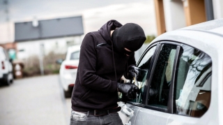 Задержан подозреваемый в угоне автомобиля в Бинагадинском районе 