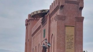 Gəncənin qala divarlarına laqeyd yanaşma: Aşan gerb niyə düzəldilmir? - FOTO 