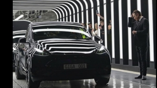 Илон Маск продал 22 млн акций Tesla