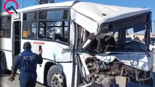 Bakıda sərnişin avtobusu yük maşınına çırpıldı, xəsarət alanlar var   - VİDEO