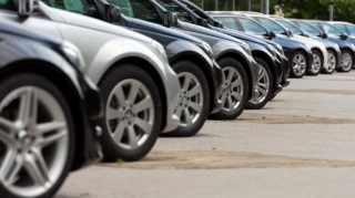 Latviya sərxoş sürücülərdən müsadirə etdiyi avtomobilləri Ukraynaya verib