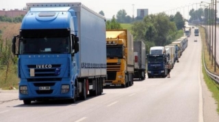 Türkiyədən gələn yük maşınlarından rüsum alınır?  - VİDEO