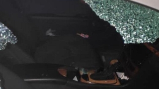 Bakıda avtomobilin şüşələri sındırıldı 