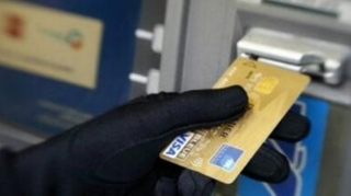 Bank kartından pul oğurlayanlar tutuldu 