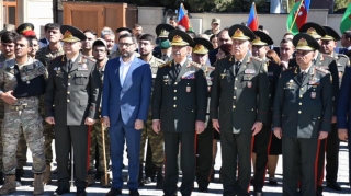 Generallar Fəxri xiyabanı və İkinci Şəhidlər xiyabanını ziyarət etdi  - FOTO