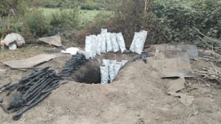 Silahı könüllü şəkildə polisə təhvil verdi   - FOTO