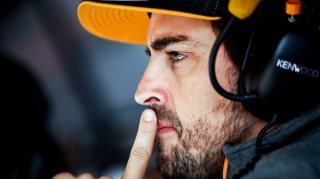 “Formula 1”in ikiqat çempionunu avtomobil vurdu