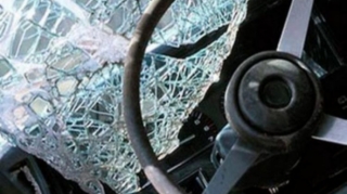 Qazaxda yol qəzası zamanı iki nəfər xəsarət alıb