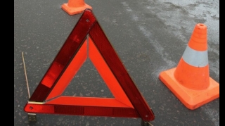 Ağcabədidə yük avtomobili ilə traktor toqquşub, ölən var