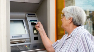 Hansı sahələrdə işçilərin yaş məhdudiyyətini 70-ə qaldırmaq olar? - Ekspert ŞƏRHİ 