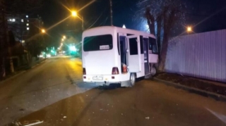Minik avtomobili avtobusla toqquşdu, 10 nəfər... 