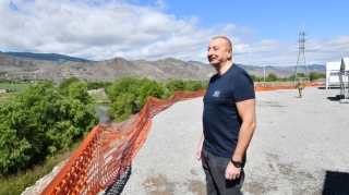 Prezident Cəbrayılda inzibati binanın təməlini qoydu 