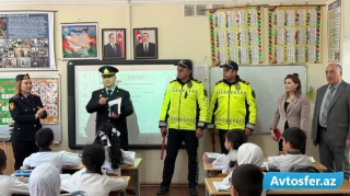 Yol polisi Sabunçuda məktəblərə getdi; qaydaları izah edib sualları cavablandırdı - FOTOLAR 