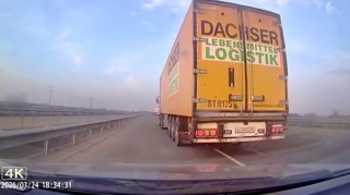 Qəfil manevr edən sürücü təhlükə yaradıb azyaşlı sərnişini qorxuya saldı   - VİDEO