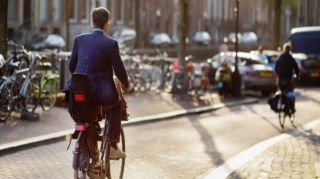 Bu ölkədə işə velosipedlə gedənlərə PUL VERİLƏCƏK 