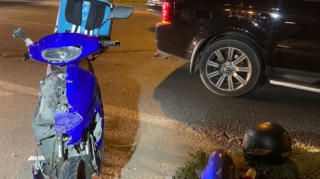Naxçıvanda motosiklet divara çırpıldı, sürücü ağır xəsarət aldı