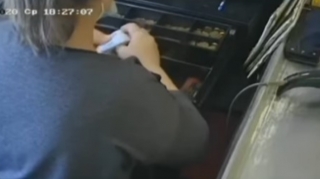 Marketdən yarım milyonluq mənimsəməyə görə kassir qadın həbs edildi   - VİDEO