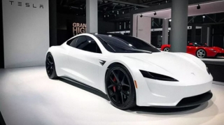 Илон Маск заявил, что Tesla Roadster  сможет парить над землей