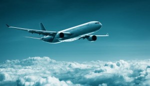 Yaponiyada 313 sərnişinin olduğu təyyarə hava axınına düşdü: xəsarət alanlar var