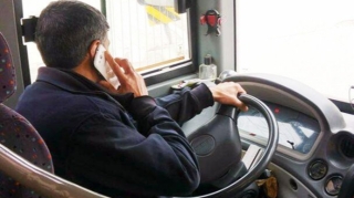 Sumqayıtda qadın ona sataşan avtobus sürücüsünü videoya çəkdi, özü həbs olundu 