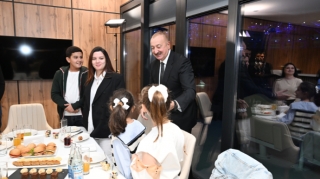 İlham Əliyev və xanımı Gəncədə şəhid övladları ilə görüşdülər - FOTO - VİDEO