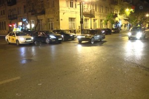 Bakıda qəza zamanı sürücülər arasında dava düşüb - VİDEO